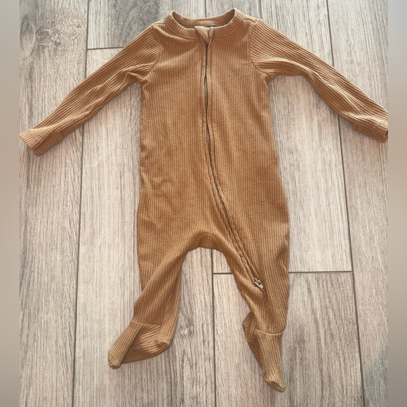 Old Navy Tan Kids Footed One Piece - Picture 1 of 4